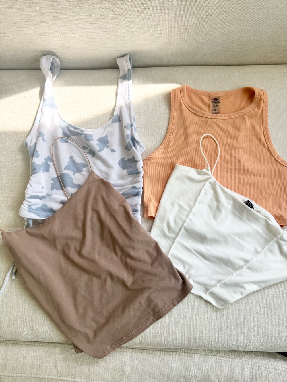 Set of 4 Crop Tops / Tank Tops